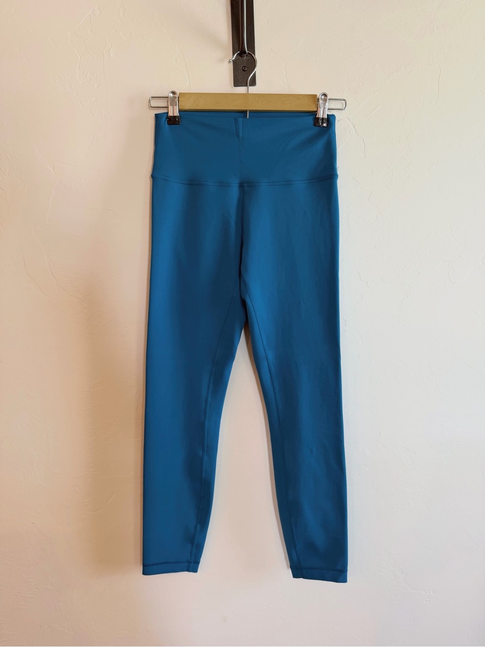Lululemon Wunder Train HR Tight 25” *Capri